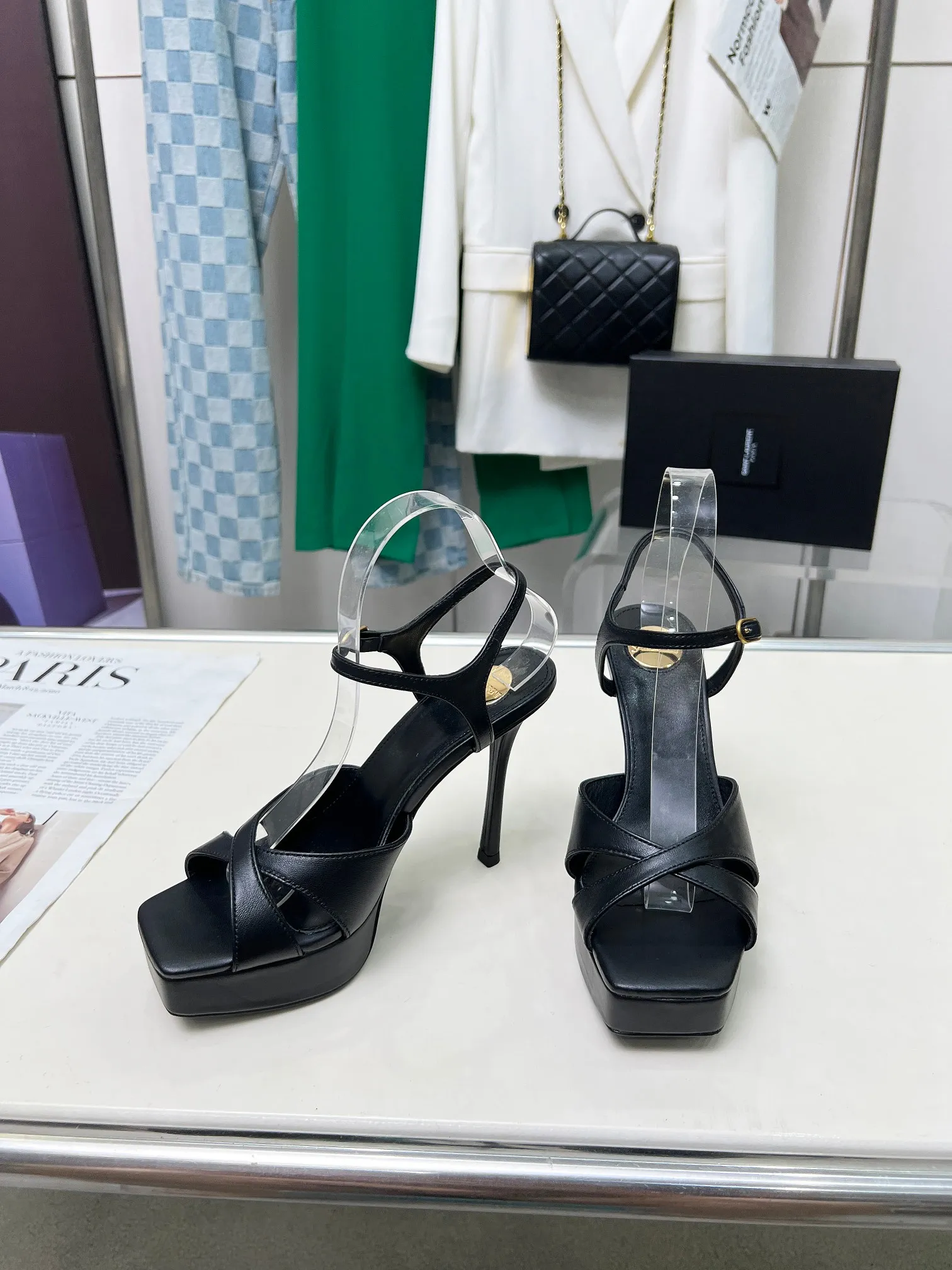 👟👟Ex-factory price 640👟👟 Saint Laurent YSL Saint Laurent sandals Upper: sheepskin surface Size 35-42 (42 is custom-made and non-returnable) Heel height 8.5cm Water platform height 2.5cm Leather outsole 2642-12